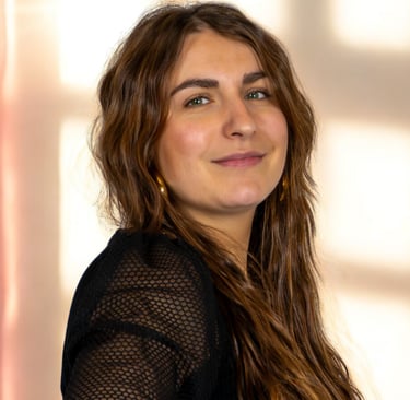 clem color graphiste community manager var 83