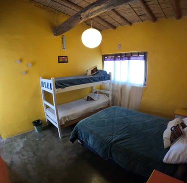 habitación con baño privado, doble o cuádruple ideal para parejas, familias o grupo de amigos