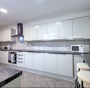 Breakfast bar area in spacious kitchen