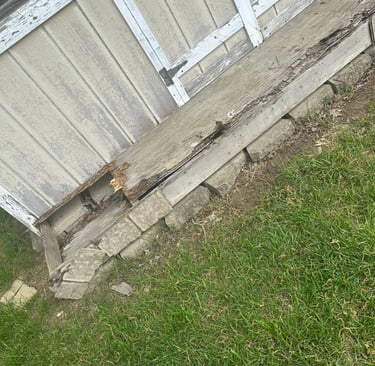 rotted-shed-before-repair-diy