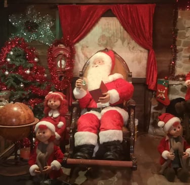 Casa Papa Noel Santa Claus ayudantes regalos alquiler photocall