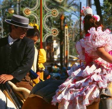 flamenca vestido típico en la feria de jerez bebiendo vino