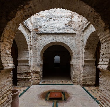 Interior de la mezquita del Alcázar de Jerez de la Frontera