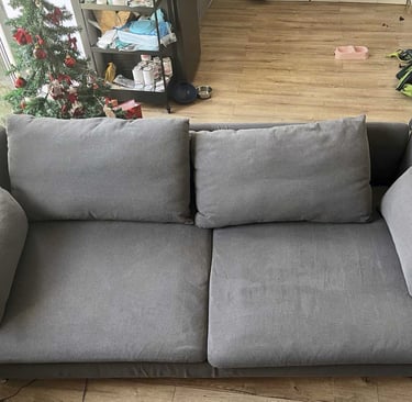 Zasikana przez pieski kanapa po praniu całkowicie czysta i jak nowa