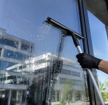Glas und Fensterreinigung in Basel