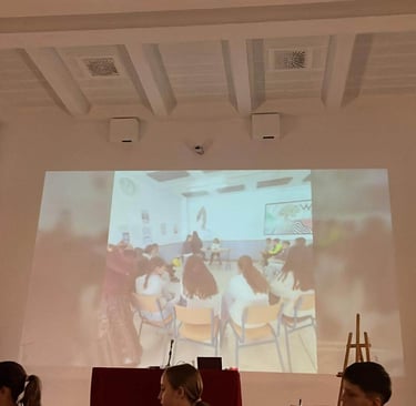 niños en convivencia aportando ideas