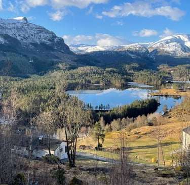 Lake Låtevatn in Ullensvang.
