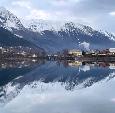 Vasstun and Hovden in Odda.