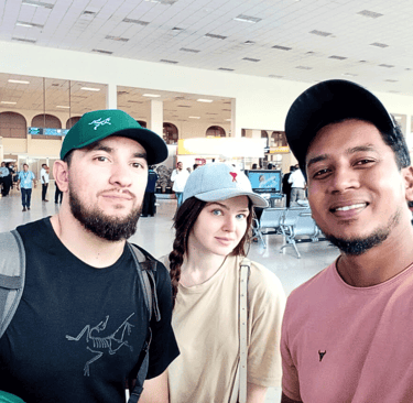 Professional Colombo Airport transfer service by Nobel Island Tours with friendly driver