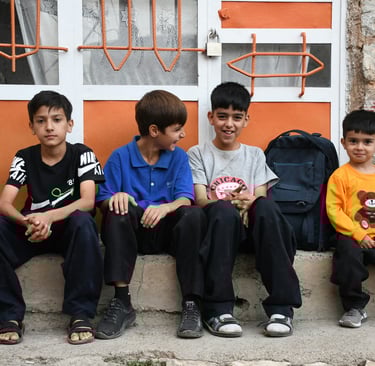 Online English lessons for kids with a qualified teacher using fun, interactive activities to build 