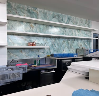 Effetto marmo su bancone bar