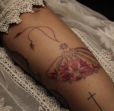 Tatouage ornemental d'un éventail par Eva Ink Vlr