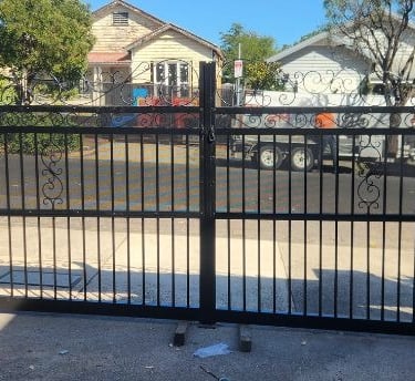 5 Things to Know Before Ordering a Fabricated Gate | iGate Automation
