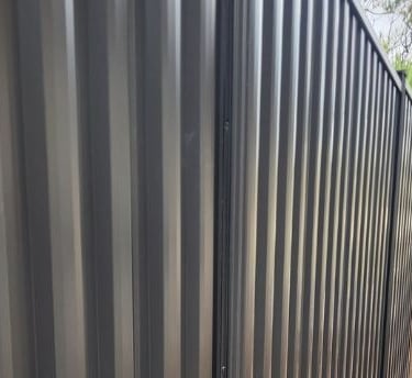 How Do I Pick the Right Colorbond Fence Colour
