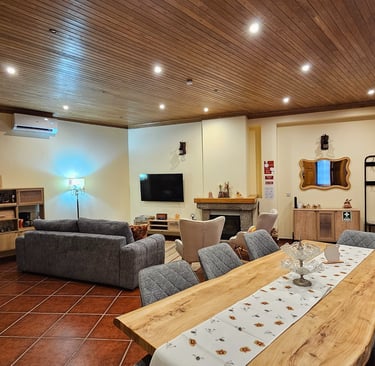 Casa do Mel - Sala de estar grande no piso inferior