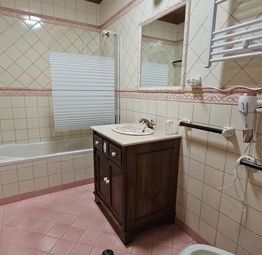 Casa do Mel - Casa de banho com banheira e aquecimento