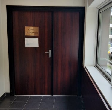 Porte entree cabinet Helene Jeuland psychologue