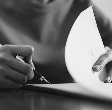 assinatura de autorização de cremação e documentação funerária acompanhada por funerária em Sintra