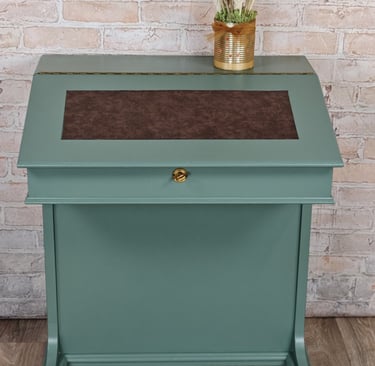 Bureau d'écolier restauré et relooké