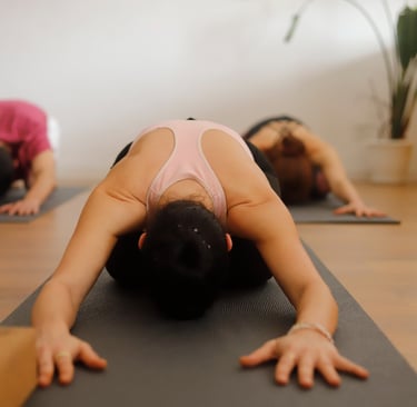 Mujer yoga relajación