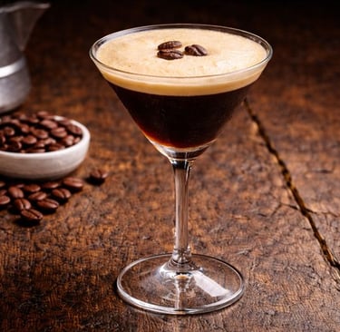Espresso Martini decorado com grãos de café