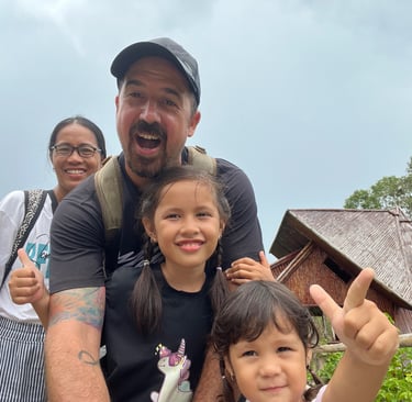 Famille de l'espert du Vietnam en voayge dans le sud