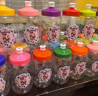 cilindros d agua para recuerdos de fiesta de Toy Story personalizadas, con tapas de colores y sticke