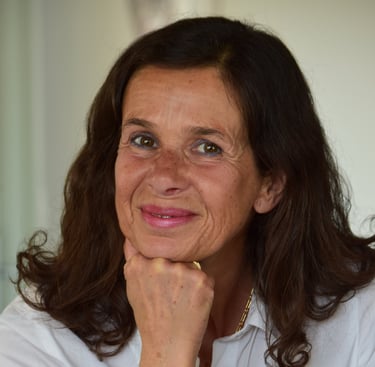 Dominique Romeyer, hypnothérapeute et comportementaliste alimentaire dans le Var, spécialisée dans l