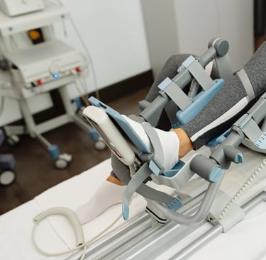 Kinetek uređaj za pasivno razgibavanje koljena nakon operacije