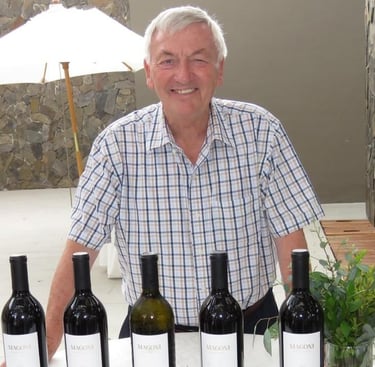 Camilo Magoni presentando sus vinos