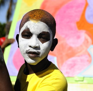 Portrait d'un garçon maquillé Carnaval Kourou, Guyane