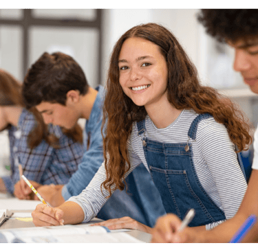 Vaikai mokosi pamokoje