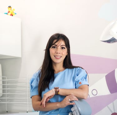 Aranzazu Reynoso, odontopediatra de Sonrilandia en Tepic, cuidado dental infantil.