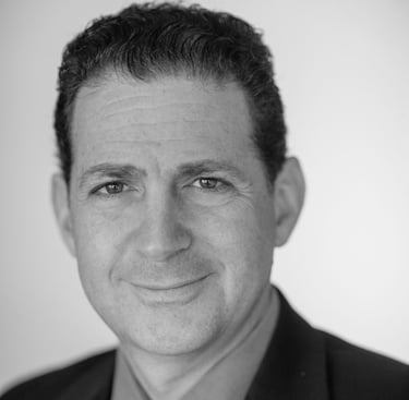 Photo of Dr Eyal Zimelchman