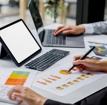 إعداد التقارير المالية وتحليل الأداء للشركات في الكويت.