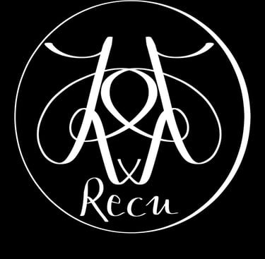 Minimalist white circular logo with elegant cursive monogram and Recu text on a black background.