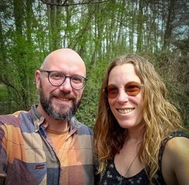 portrait de Thierry et Fanny propriétaire d'Alchimistes en Herbes