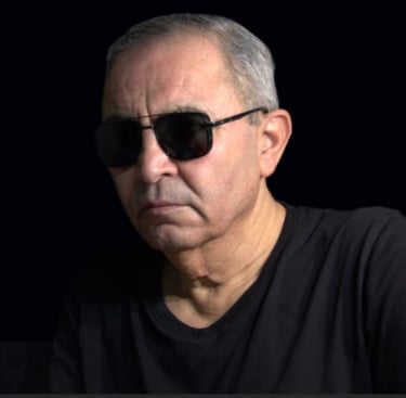 Portrait de Hassan Yamin auteur de la poésie française