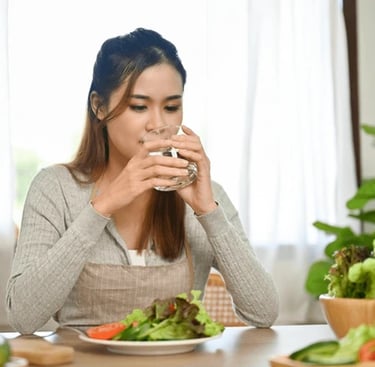 drinking water during meals : common mistakes while trying to loose weight