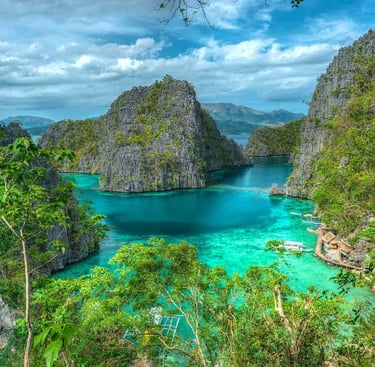 Snorkeling paradise between El Nido and Coron – tropical fish, sea turtles, and clear waters