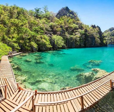 Overnight beach camping between El Nido and Coron – bonfire, stars, and island life