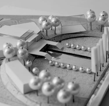 Maquete conceitual do projeto com o programa, o rio, e o labirinto