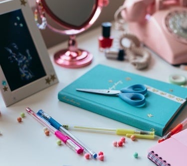 Girl bedroom stationary