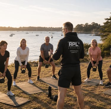 Séance outdoor RPL+ axée force, énergie et longévité dans le Golfe du Morbihan