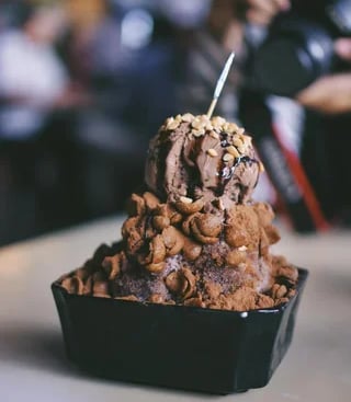 4-ingredient-keto-chocolate-ice-cream