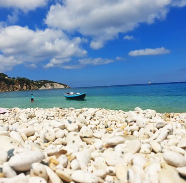 Spiaggia delle Ghiaie con le sue Ghiaie bianche - Isola d'Elba