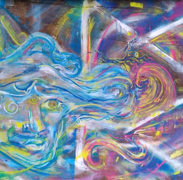 détail d'une peinture aux tons bleus, on peut y distinguer le schéma de l'ad, des yeux, un ou plusieurs visage, un phénix