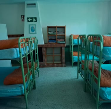 Dormitorio tipo albergue de la Puerta del Campo