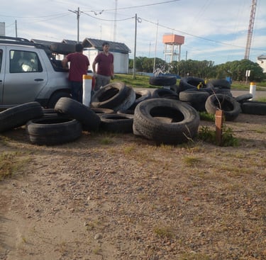 ALT="CUBIERTAS PARA EL PULPO LAS ESTAN BAJANDO LOS PARTCIPANTES DEL TALLER"N