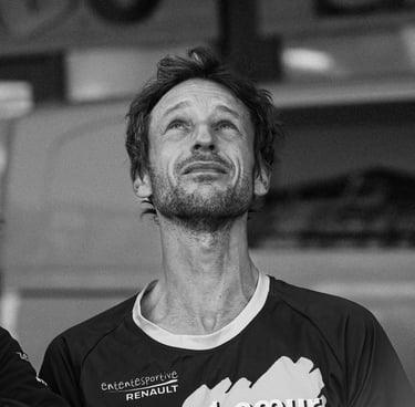 photo sportive course du coeur, un homme pleure